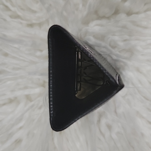 Louis Vuitton Epi Key Case, Black - Picture 3 of 10